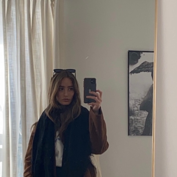 Meet your Posher, Mallory - Picture 1 of 1